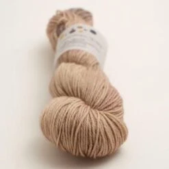 Uncommon Thread BFL Sport/Light DK 37 Uncommon Thread BFL Sport/Light DK -loop knitting store item 17790