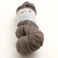 Uncommon Thread BFL Sport/Light DK 41 Uncommon Thread BFL Sport/Light DK -loop knitting store item 19196