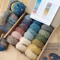 Border Mill 18 Colour Palette Box 13 Border Mill 18 Colour Palette Box -loop knitting store machair box border Mill at Loop