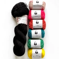 Boulettes Scarflette Kit -loop knitting store neon happy 4930 copy