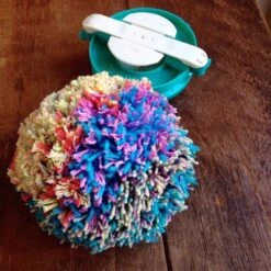 Extra Jumbo Clover Pom Pom Maker (3128)