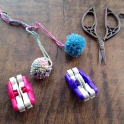 Extra Small Clover Pom Pom Maker (3127)