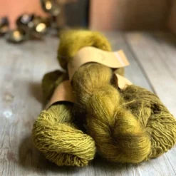 Late Bloomer Mittens Kit 23 Late Bloomer Mittens Kit -loop knitting store shrublatebloomermittsatLoopLondon