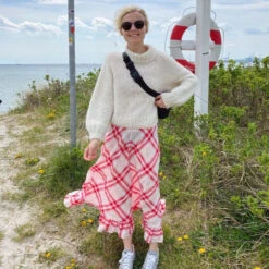 PetiteKnit - Louisiana Sweater -loop knitting store strand1 1500x1500 d660b601 c38f 4fda 8d43 0f478d353ae5